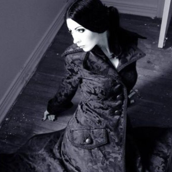 Meet your Posher, Eden Von Prosper - Picture 1 of 1